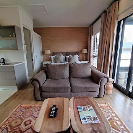 210 Gallery Luxury Studio Apartment Knysna Exterior photo